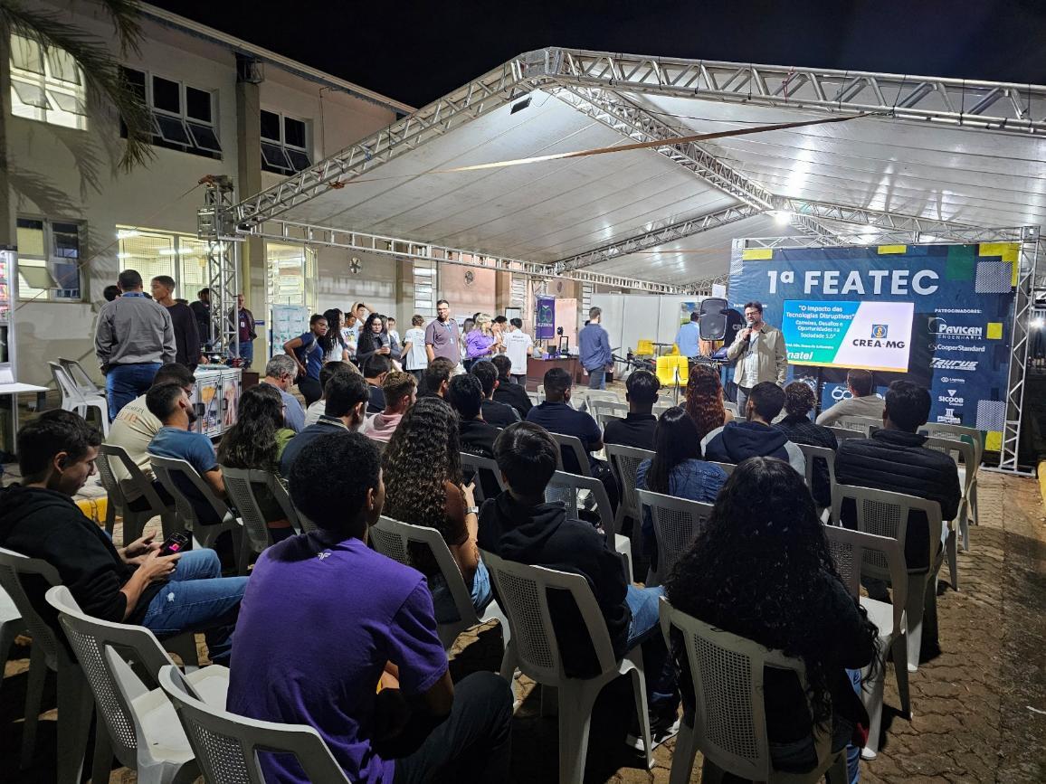 Público na primeira edição da FEATEC